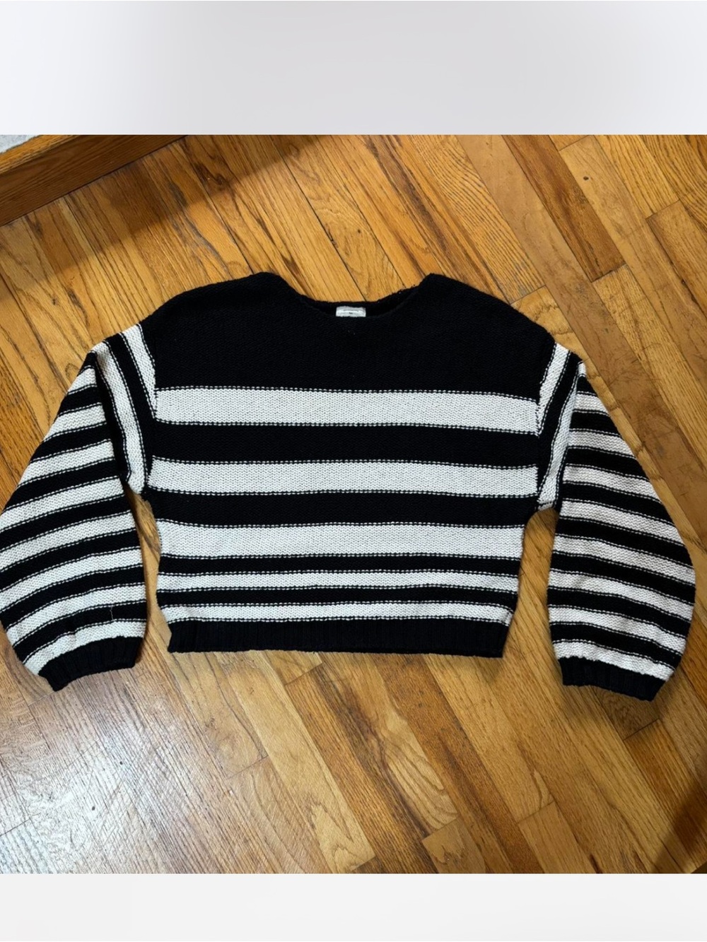 Billabong Black and White Striped Cotton Knit Crew Sweater balloon sleeves sz L